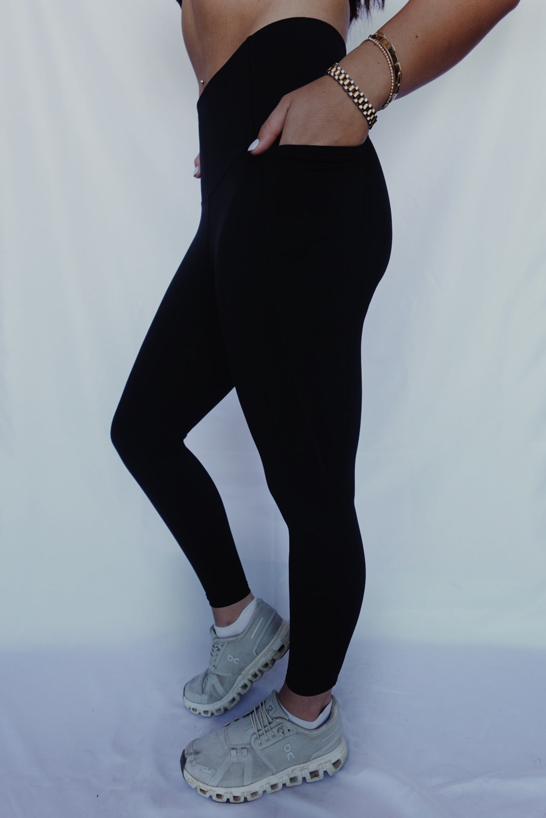 Side pocket legging